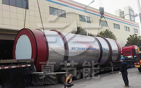 薯渣烘干機吊裝現(xiàn)場 薯渣烘干機吊裝現(xiàn)場